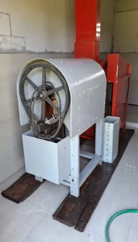 Maquina de torra de café ou cacau e maquina de descascar amendoas de cacau para nibs