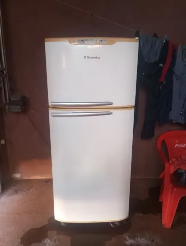 Geladeira Electrolux dff37