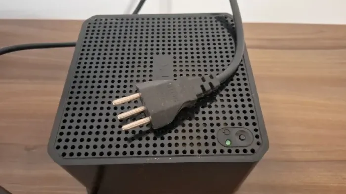 Estabilizador APC Cubic 500VA (CUBIC500-BR) Funcionando Perfeitamente