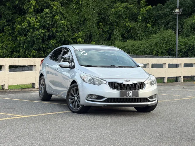 Kia Motors Cerato 1.6 16V Flex Aut. 2015