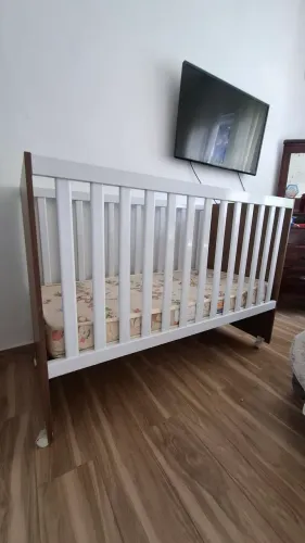 Berço com colchão 