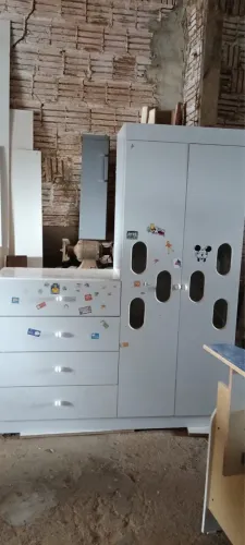 Guarda roupa infantil