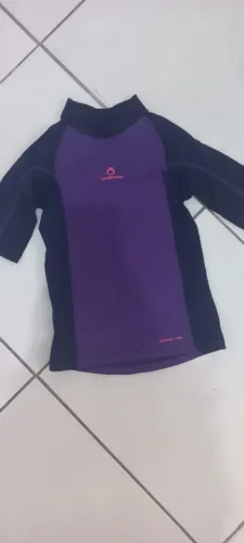 Blusa de neoprene Tribord tamanho 2 anos
