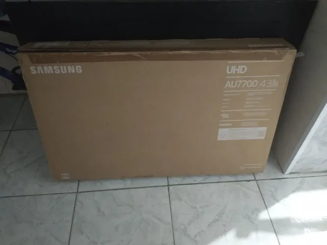 TV Samsung 43" 4K Smart AU7700 - Para Retirada de Peças