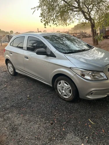 Chevrolet Onix JOY Hatch 1.0 8V Flex Mec. 4P 2018