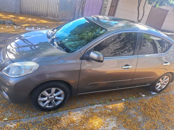 Nissan Versa SL 1.6 16V Flex Fuel 4P Mec. 2014