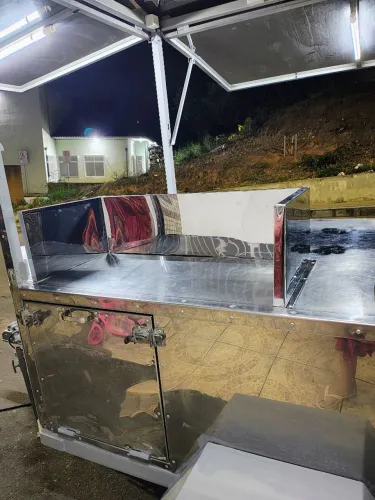 Vendo ou troco reboque de lanches 