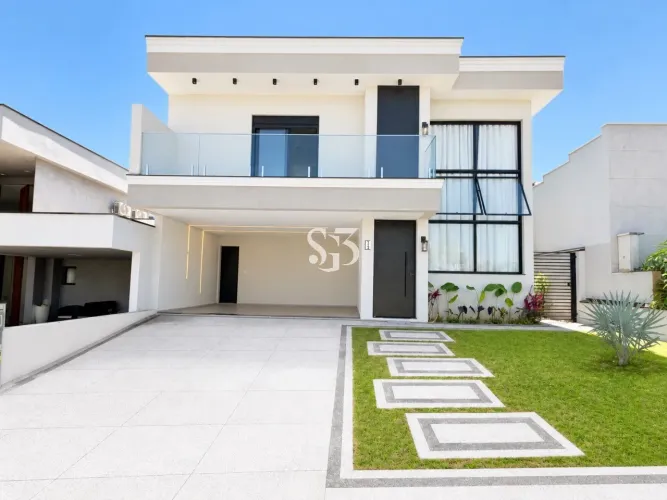Sobrado magnífico, impecável, exclusivo e com alto padrão de acabamento! Casa em condomíni