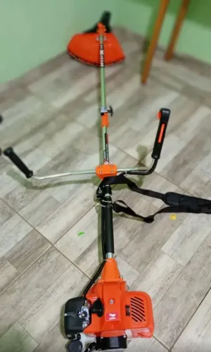 Roçadeira profissional nova zero potente