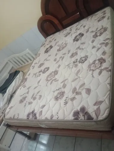 Colchão de casal D33 semi-novo 459,00