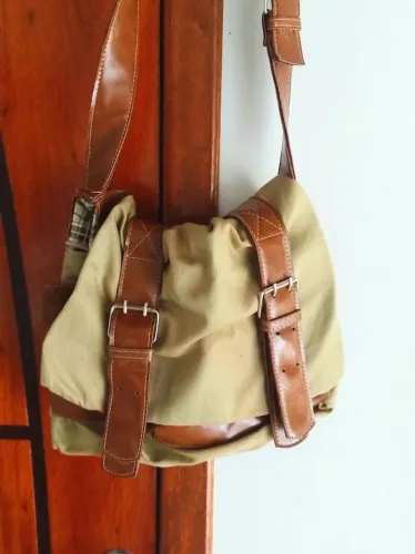 BOLSA PARA GUARDAR SUAS COISAS COM SEGURANÇA E FICAR ESTILOSA<br><br>