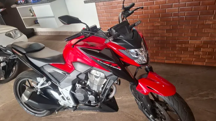 Honda CB300 - único dono - 2024/24