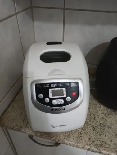 Vende-se panificadora mondial seminova