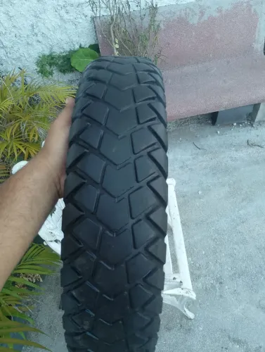 Vendo um pneu