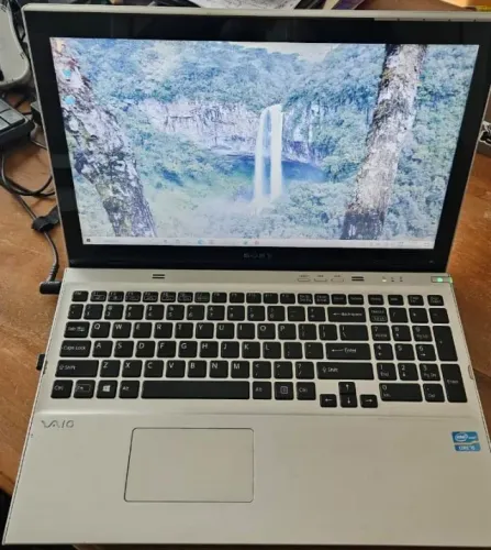 Notebook Vayo SVT15112CXS bom estado
