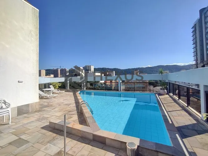 Apartamento com varanda na Praia da Enseada, Guaruja