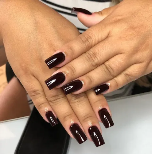 Alongamento de unhas e cílios tufinho tradicional.