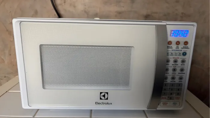 Microondas Eletrolux 20l