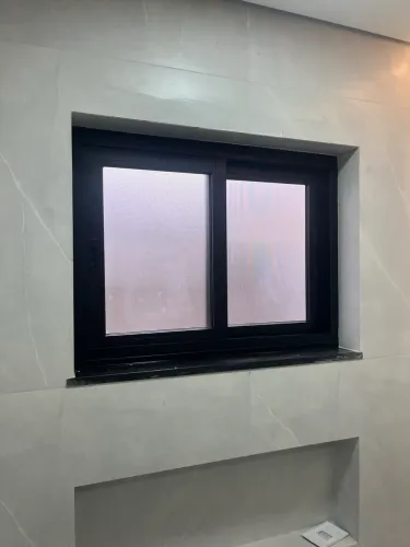 Portas e janela de esquadrias em alumínio