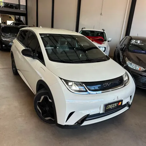 BYD Dolphin EV (Elétrico) 2025