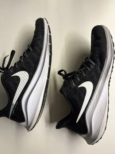 Nike Vomero 14. Tam 38