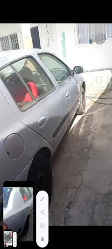Renault Clio Sed. Privilège Hi-flex 1.6 16V 4P 2005