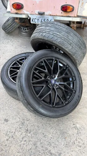 Jogo de rodas aro 20 (5x108) com pneus 255/50 R20