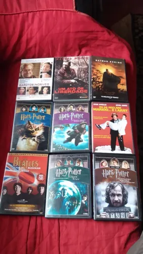 DVDs originais 10 reais cada.