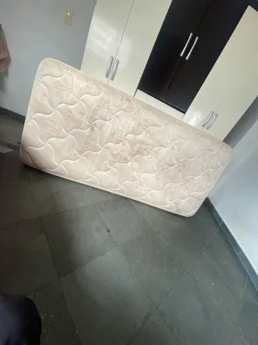 Colchão com molas solteirão