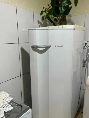 Geladeira Electrolux 1 Porta Congelador Interno - Funcionando Perfeitamente