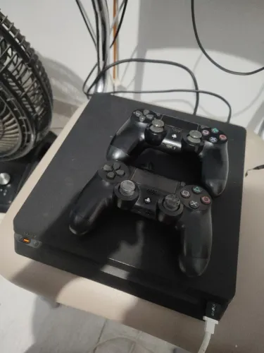 PS4 slim