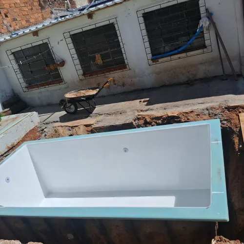 Piscinas instalações e reformas 