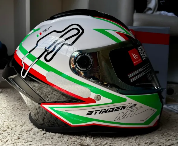 CAPACETE MT HELMETS STINGER 2