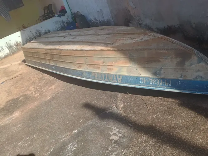 Vende se barco ? barato pra ir logo!