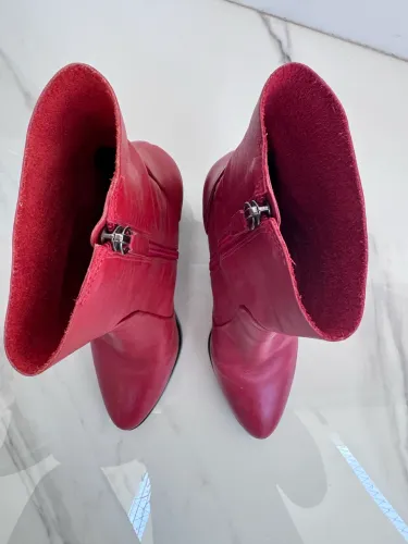 Bota Schultz 37