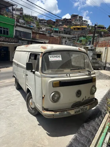 Volkswagen Kombi Furgão (álcool) 2004