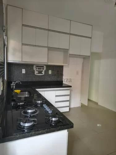 Oportunidade - Casa - Jardim Pararangaba - 2 Dormitórios - 125m².