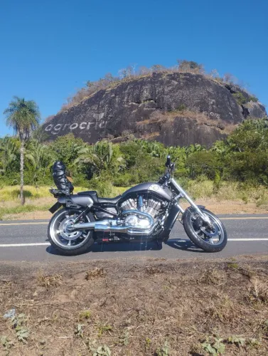 Excelente moto com baixa quilometragem.