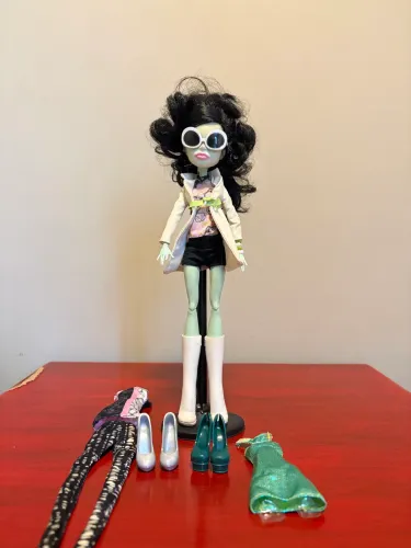 Boneca Scarah Screams - I Love Fashion