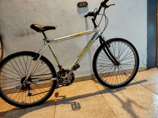 Bicicleta aro 26 Caloi alumínio com marcha