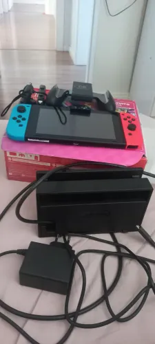 Nintendo Switch Desbloqueado em ótimo estado 