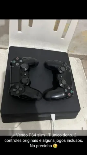 Ps4 Slim 1 Teram, 3 mês de uso, unico dono, 2 controles originais e alguns jogos inclusos