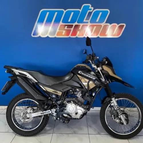 Crosser 150 em estado de NOVA