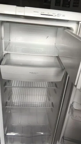 Venda de geladeira Eletrolux RE 31