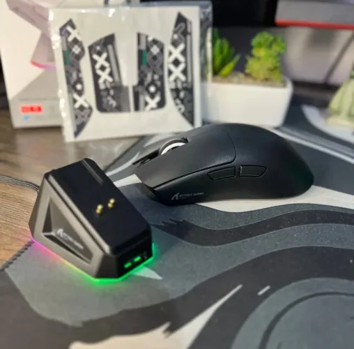 Mouse gamer sem fio Attack Shark X11