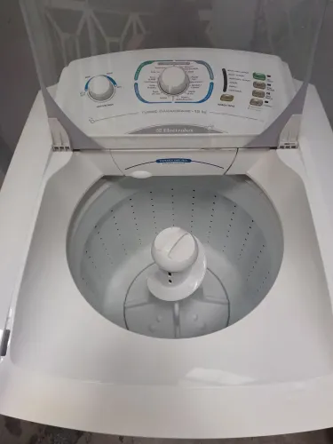 Maq de lavar Electrolux 12kg