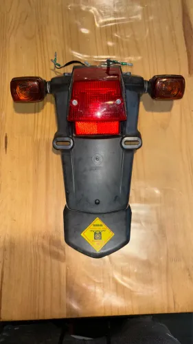 Paralama Traseiro Completo Original Yamaha com Lanterna e Piscas