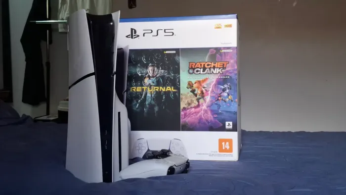 PS5 Slim Mídia Física bundle - SEMINOVO
