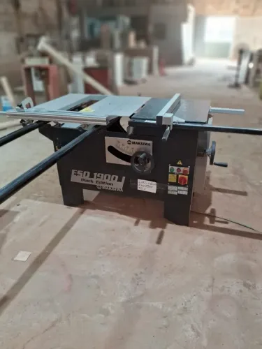 Máquina Esquadrejadeira 