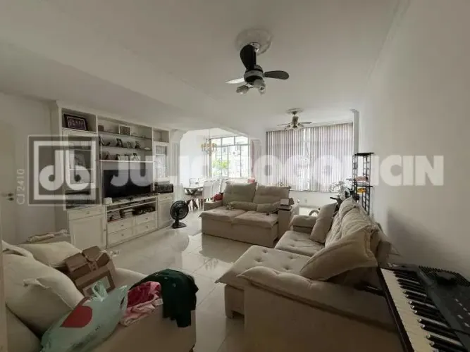 Apartamento : / Residencial / Copacabana
